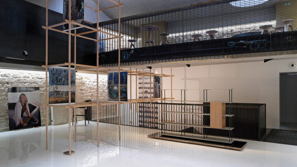 Regal Superstructure und mehrgeschossige Ausstellungsarchitektur